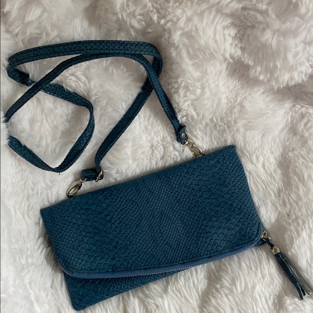 BNWT!✨ Elegant Snake Skin Teal Clutch/ Crossbody Bag